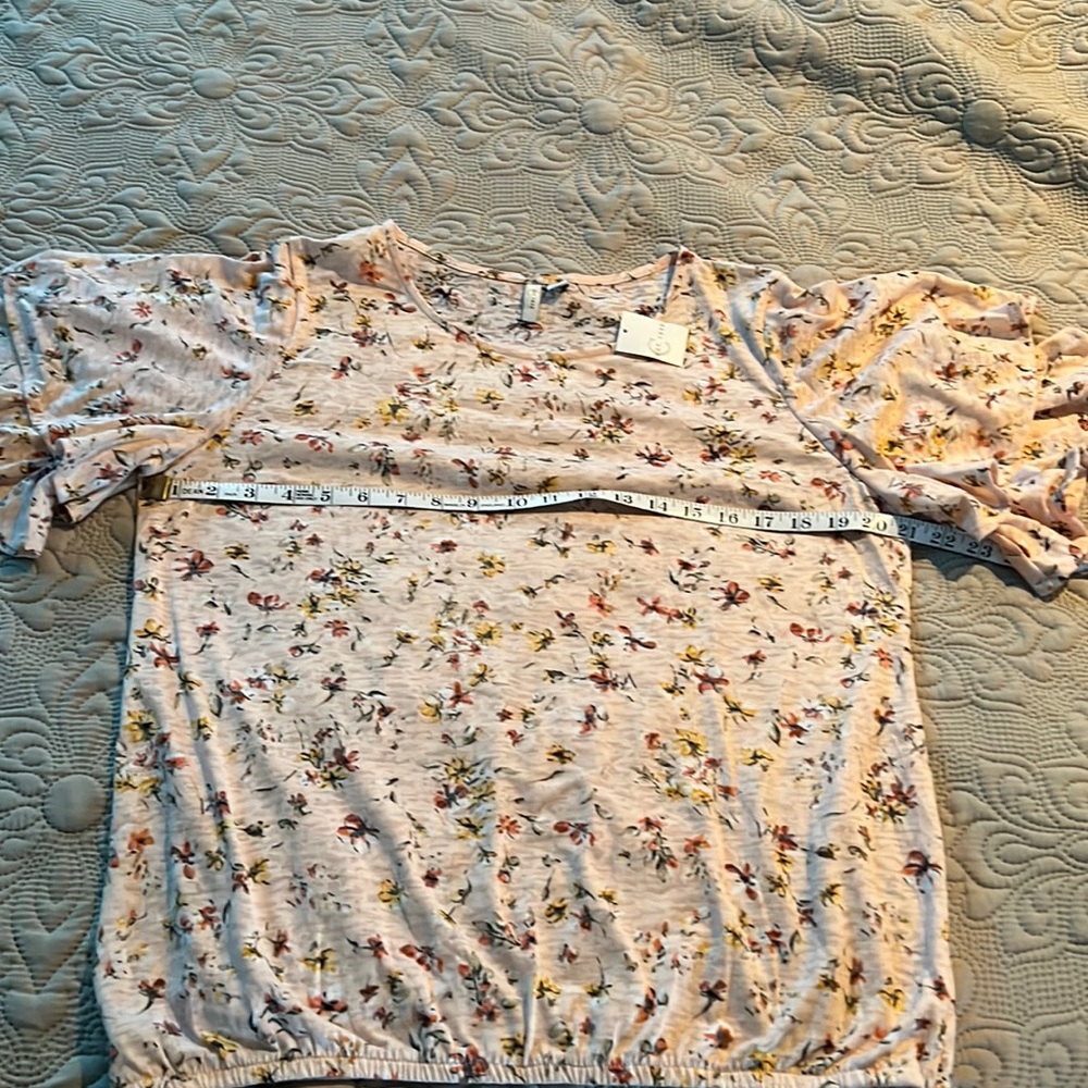 Est. 1946 Floral Ruffle Sleeve Women’s Top Size L  NWT